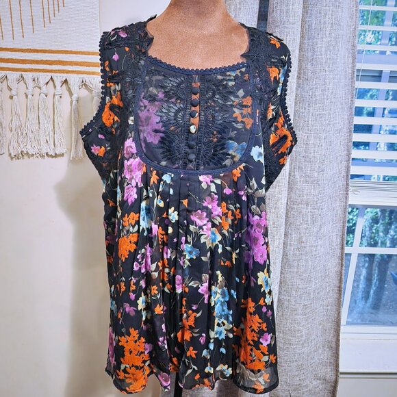 Denim 24/7 Sleeveless Floral Blouse w/ Bib Collar Design | Whimsigoth | Size 14W - Picture 1 of 9